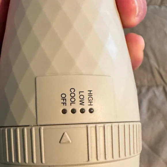 L’ange Le Volume Brush Dryer in Shadow - Picture 4 of 7